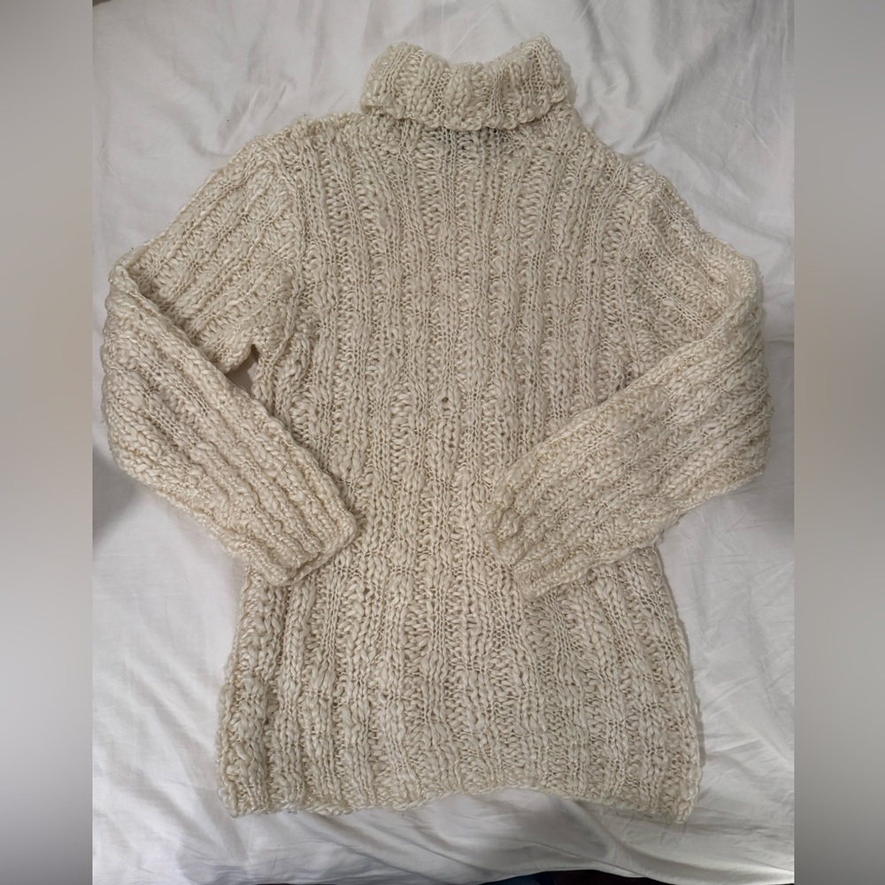 Cable knit sweater, by Syllables